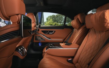 Premium Mercedes interior for private chauffeur service in Nice